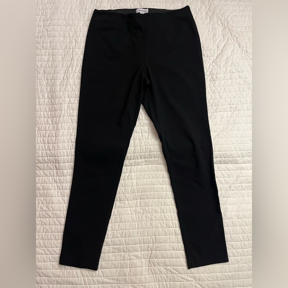 Calvin Klein black cropped ankle skinny pants